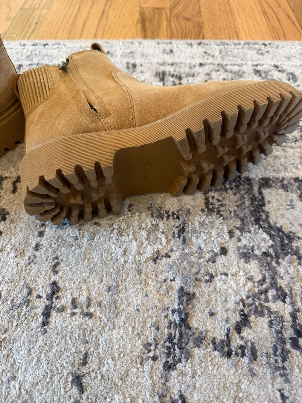 The Henry Lugsole Boot in Suede - Picture 4 of 6